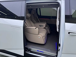 XPENG MOTORS X9  2025 YEAR 740 RANGE MAX 2025