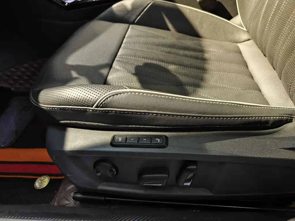 VOLKSWAGEN PASSAT 2022