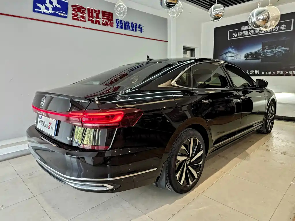 VOLKSWAGEN PASSAT 2022