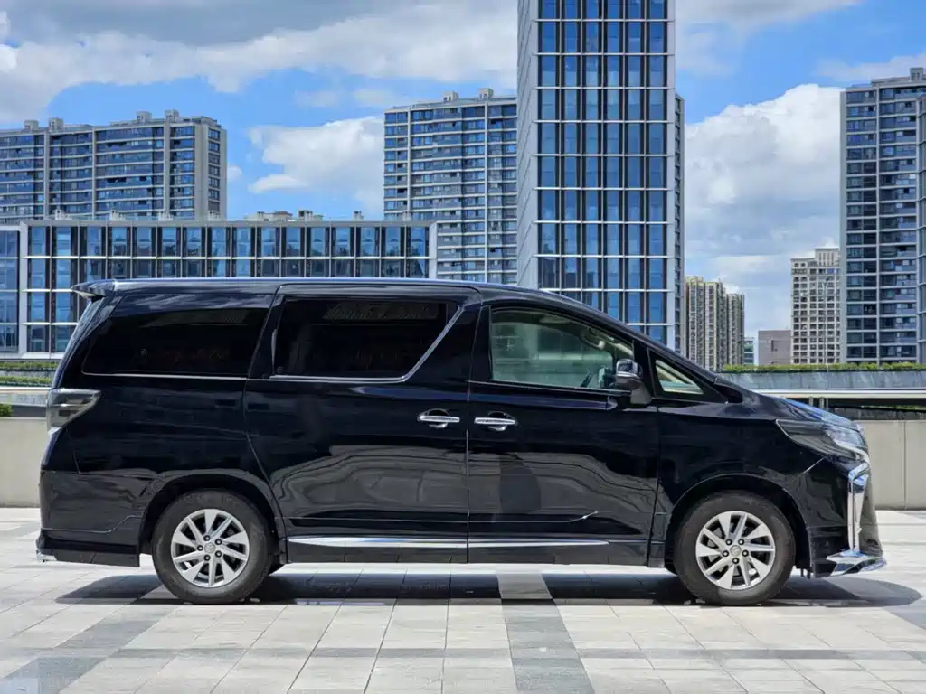 TOYOTA ALPHARD 2012