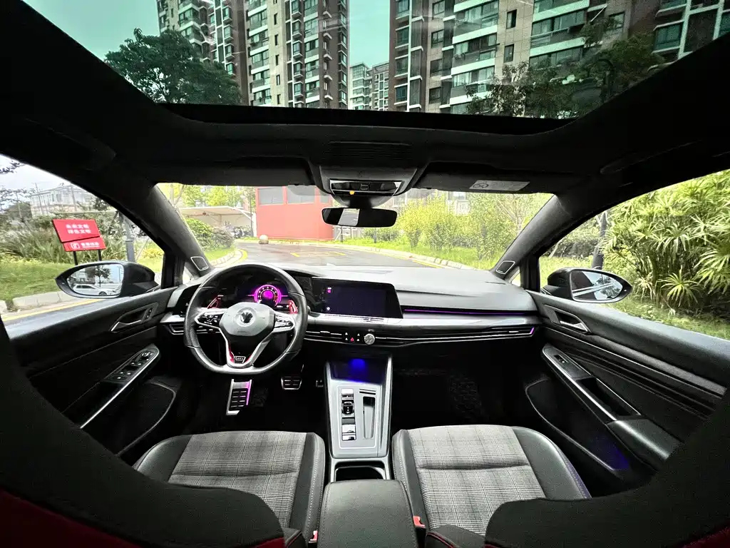 VOLKSWAGEN GOLF GTI 2021