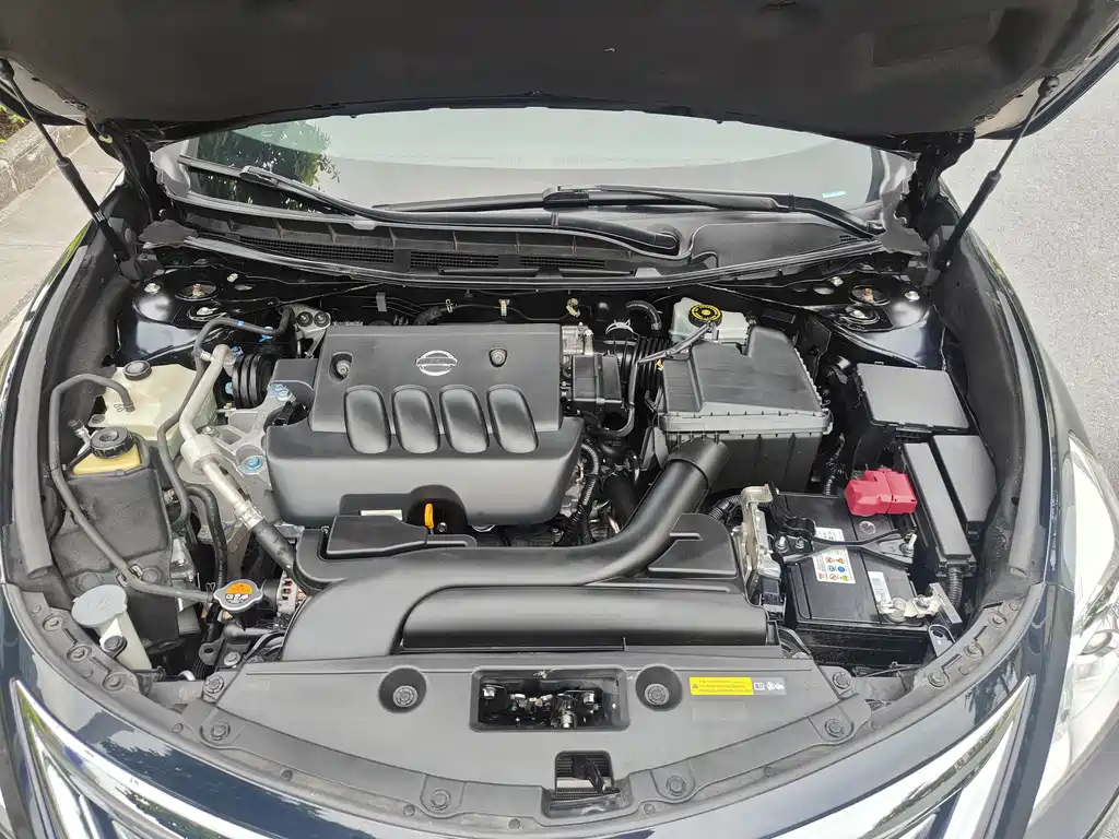 NISSAN TEANA 2015