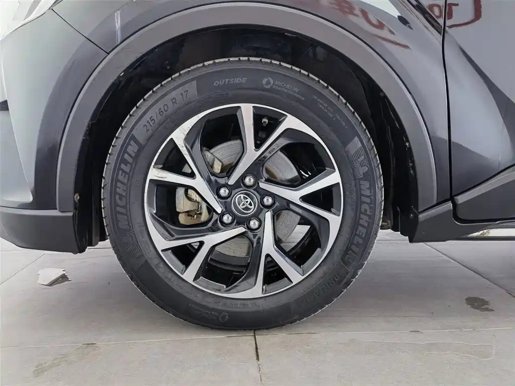 TOYOTA C-HR 2018