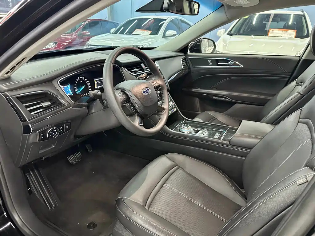 FORD TAURUS 2018