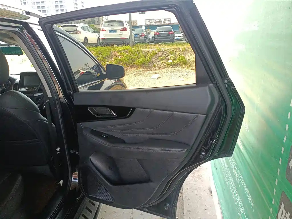 DONGFENG AEOLUS AX7 2016