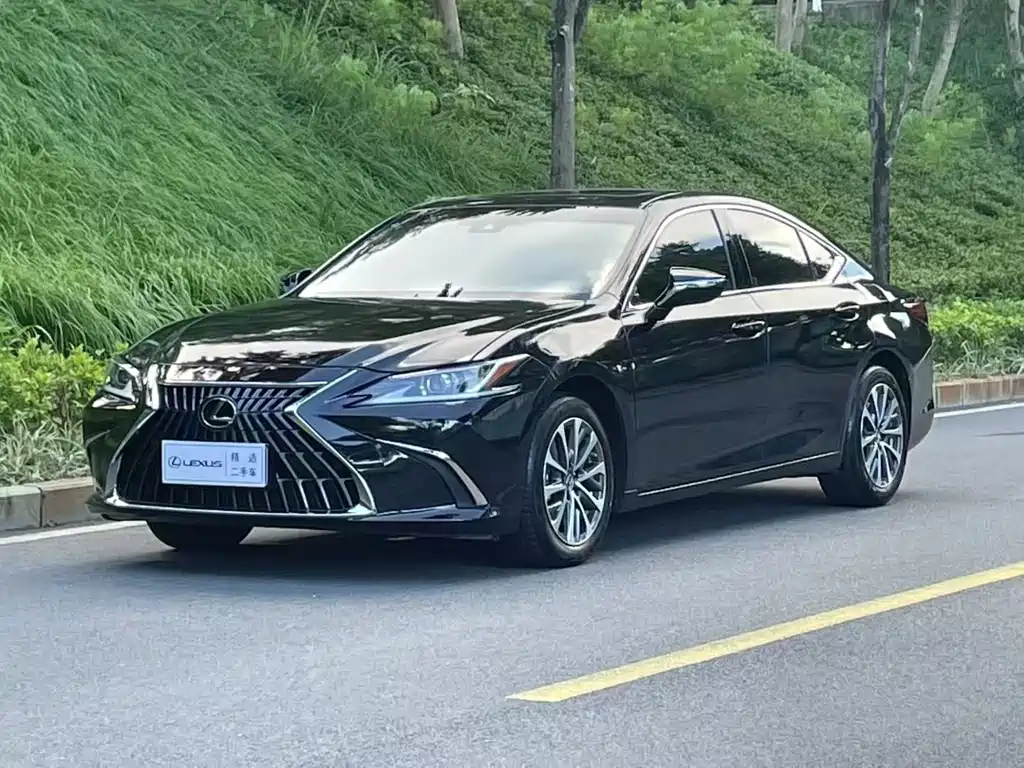 LEXUS ES 2023