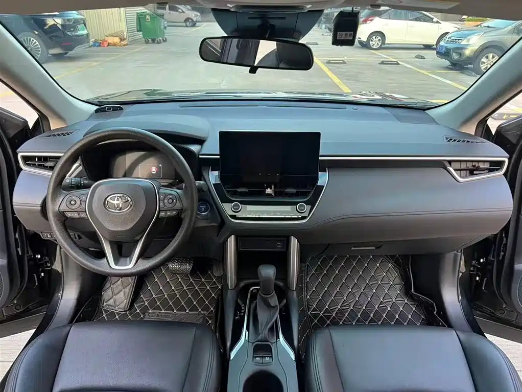 TOYOTA FRONTLANDER 2024