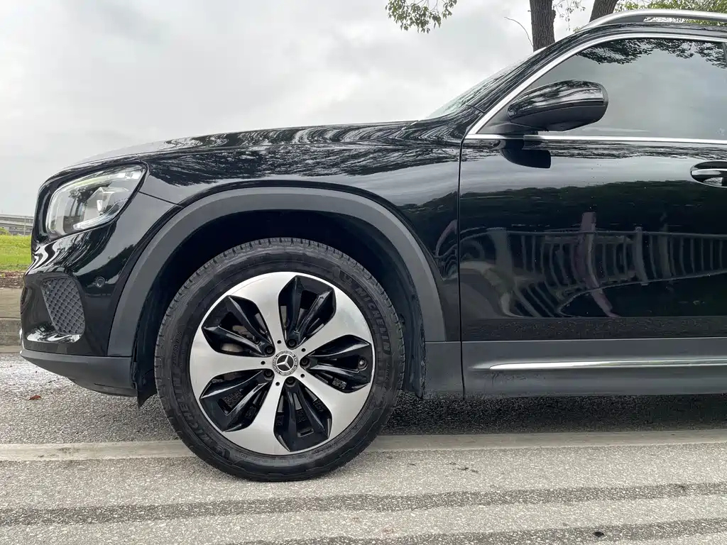 MERCEDES BENZ GLB 2021