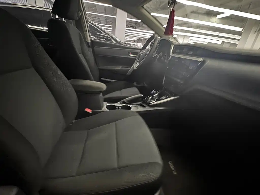 TOYOTA COROLLA 2017