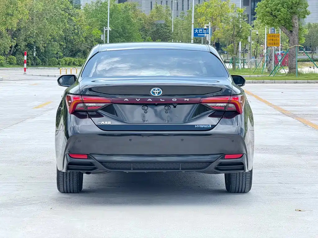 TOYOTA AVALON 2019