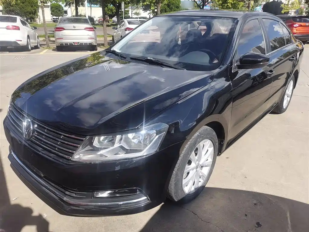 VOLKSWAGEN LAVIDA 2017