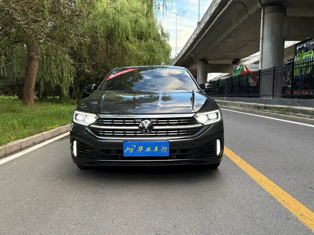 VOLKSWAGEN SAGITAR 2023