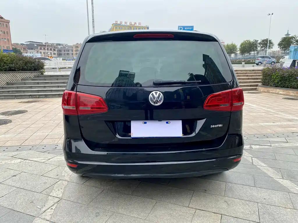 VOLKSWAGEN SHARAN 2012