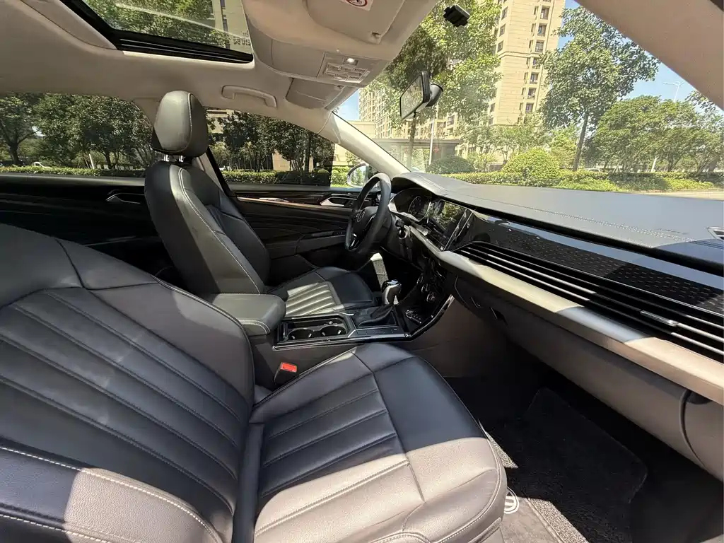 VOLKSWAGEN PASSAT 2021