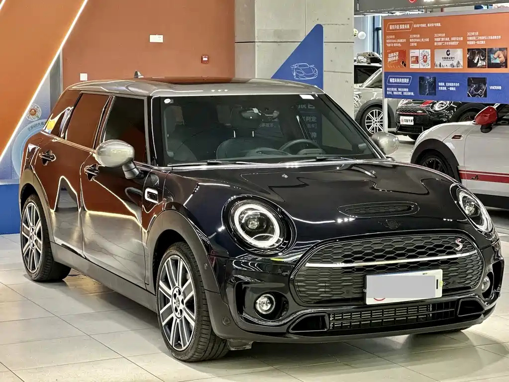 MINI CLUBMAN 2023