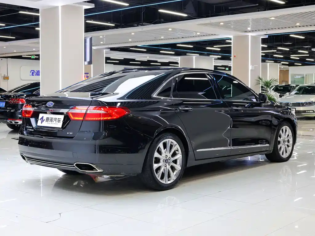 FORD TAURUS 2016