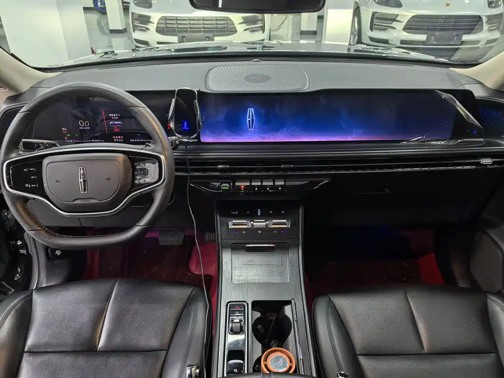 LINCOLN ADVENTURER 2024