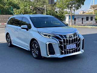 TOYOTA GRANVIA  2023
