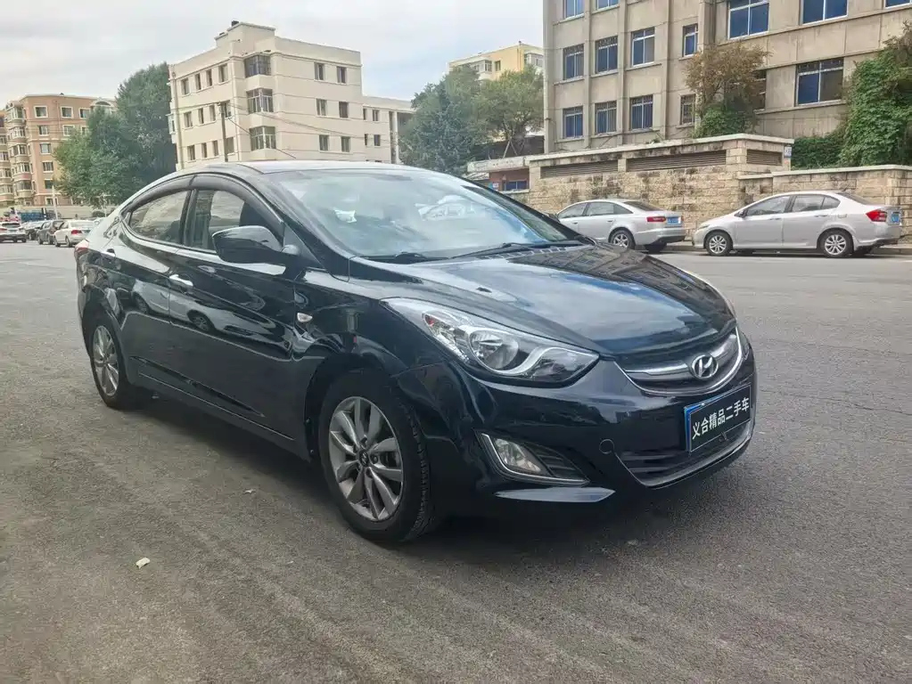 HYUNDAI ELANTRA 2015