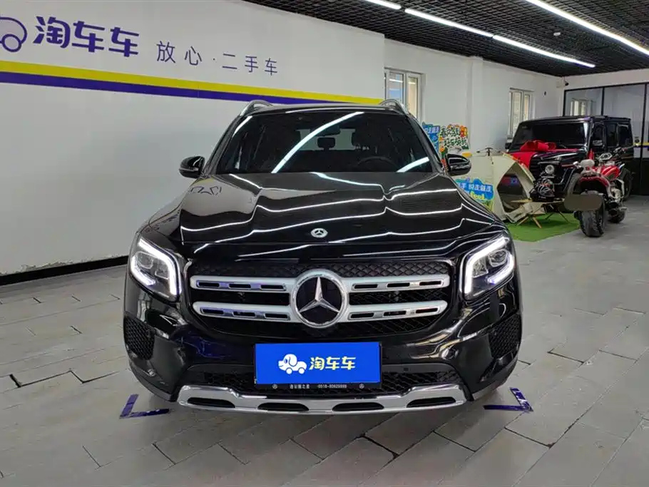 MERCEDES BENZ GLB 2023