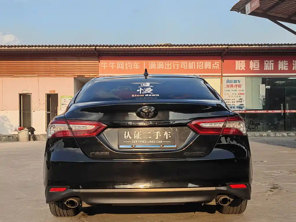 TOYOTA CAMRY 2018