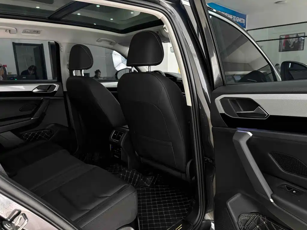 VOLKSWAGEN TAYRON 2021