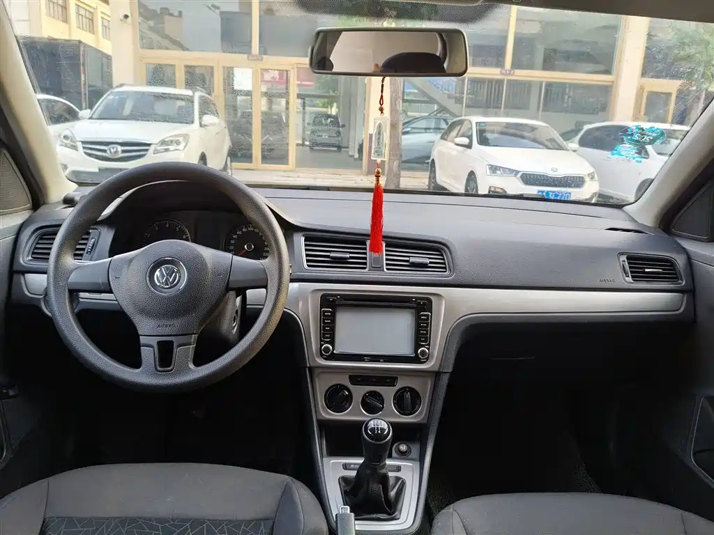 VOLKSWAGEN LAVIDA 2013
