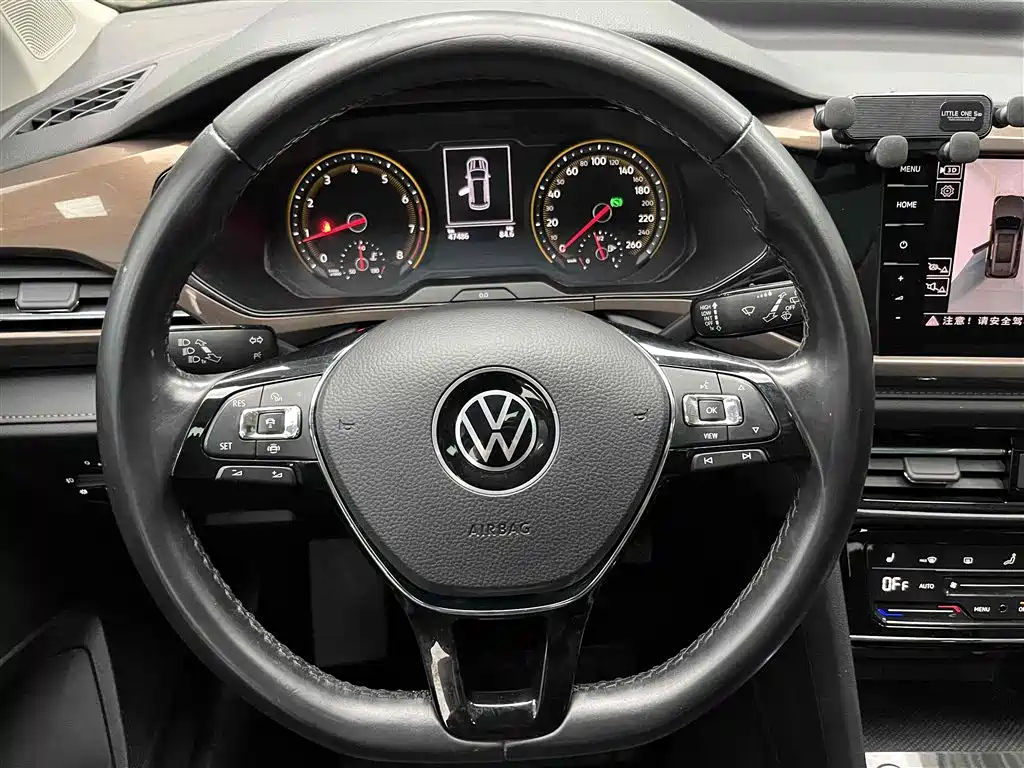VOLKSWAGEN THARU 2021