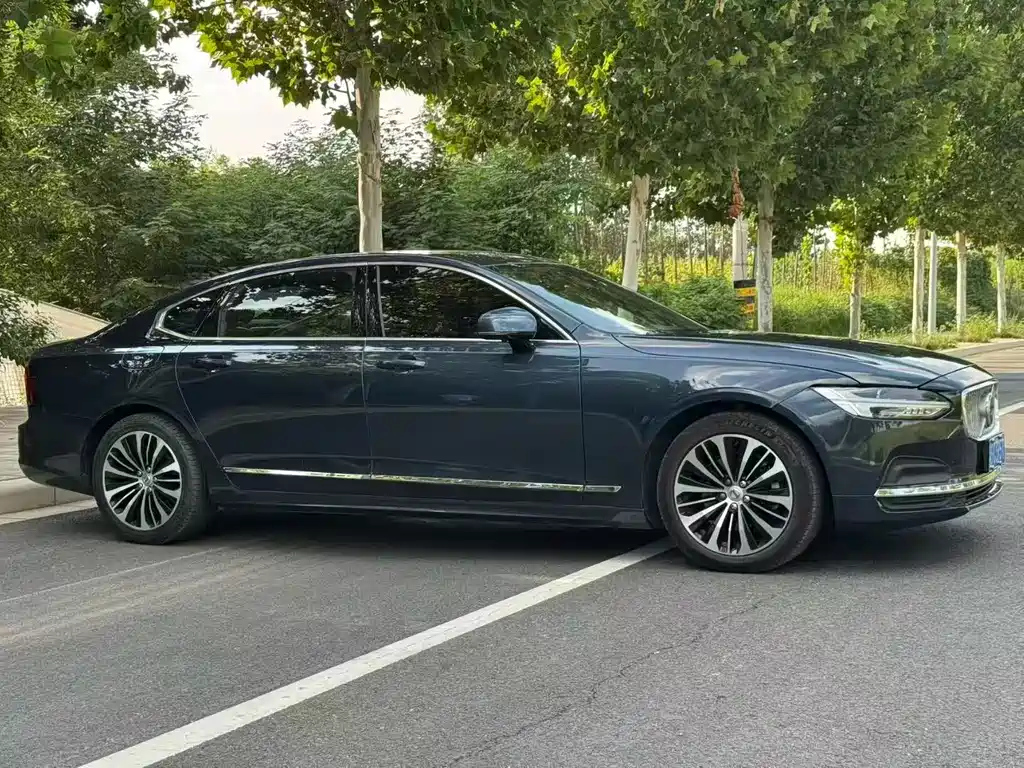 VOLVO S90 2024