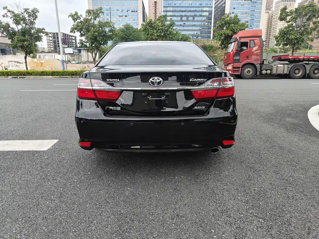 TOYOTA CAMRY 2015