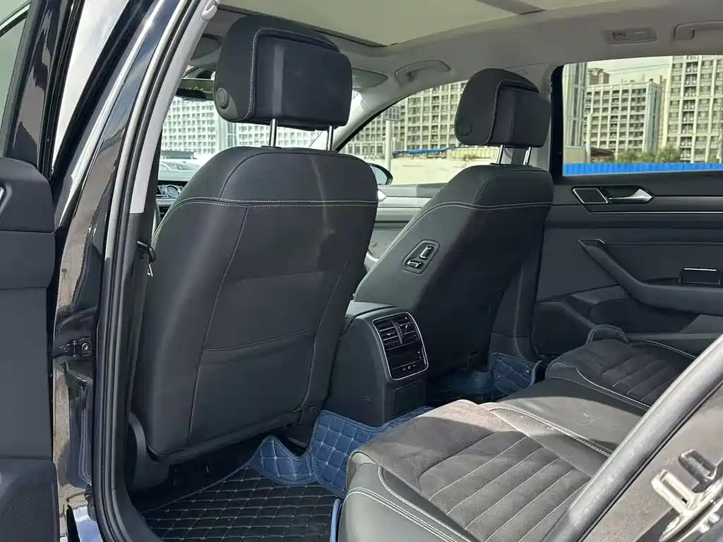 VOLKSWAGEN MAGOTAN 2022