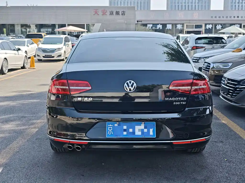 VOLKSWAGEN MAGOTAN 2018