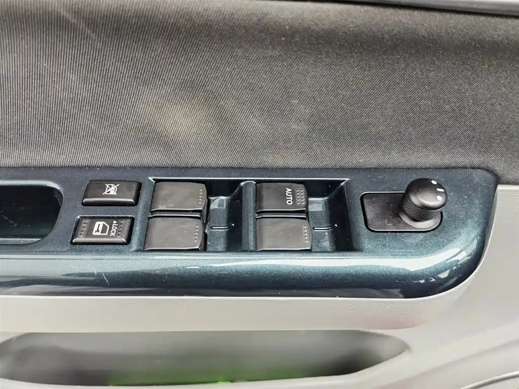 SUZUKI SWIFT 2017