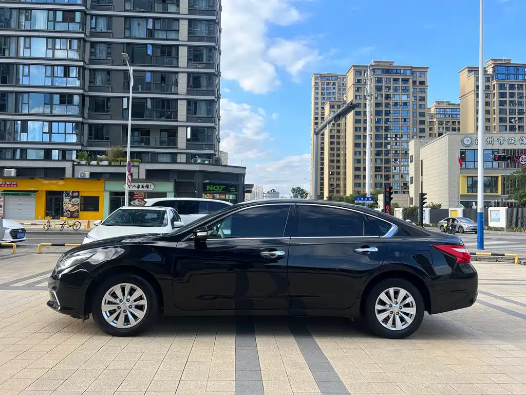 NISSAN TEANA 2018
