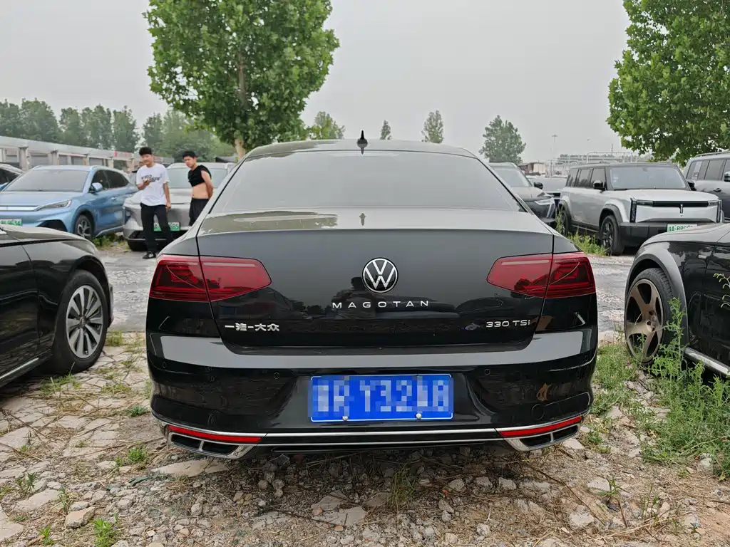 VOLKSWAGEN MAGOTAN 2023