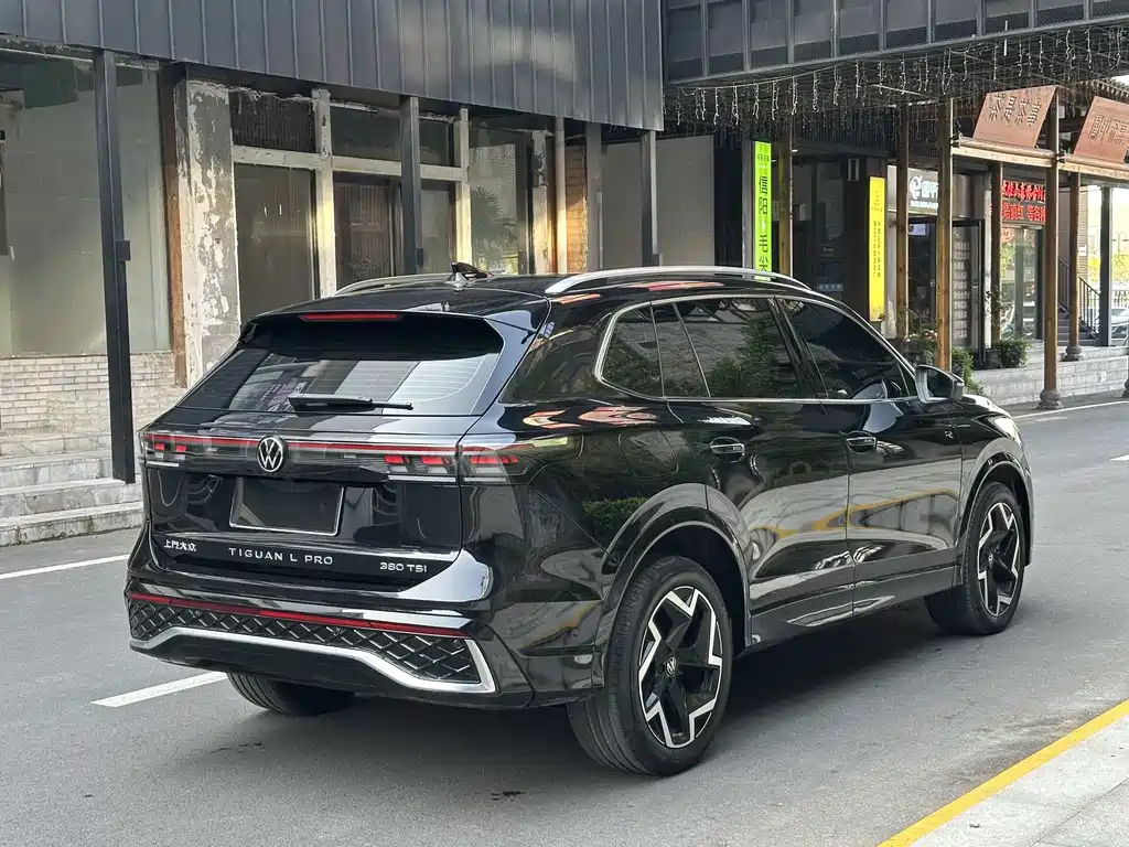 VOLKSWAGEN TIGUAN L 2025