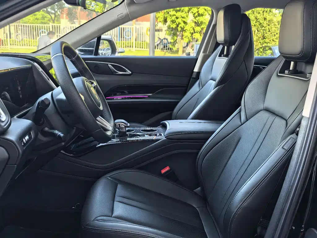 HONGQI HS3 PHEV 2024