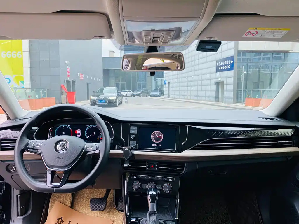 VOLKSWAGEN PASSAT 2020