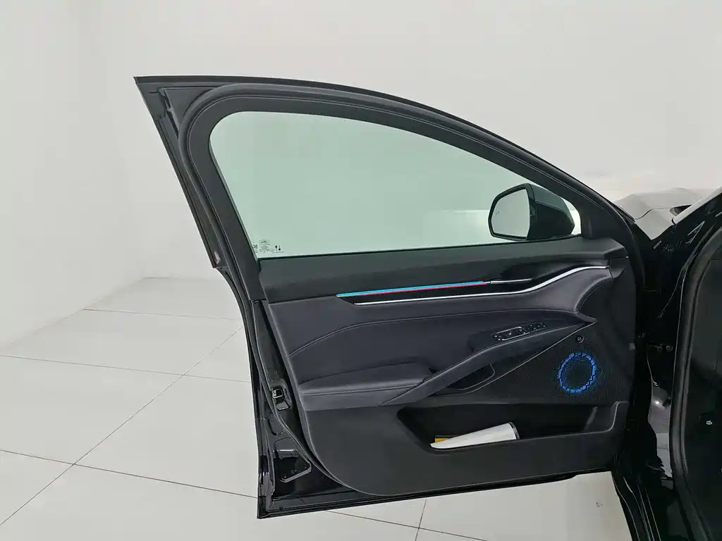 FORD MONDEO 2025