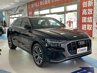 AUDI Q8 2023