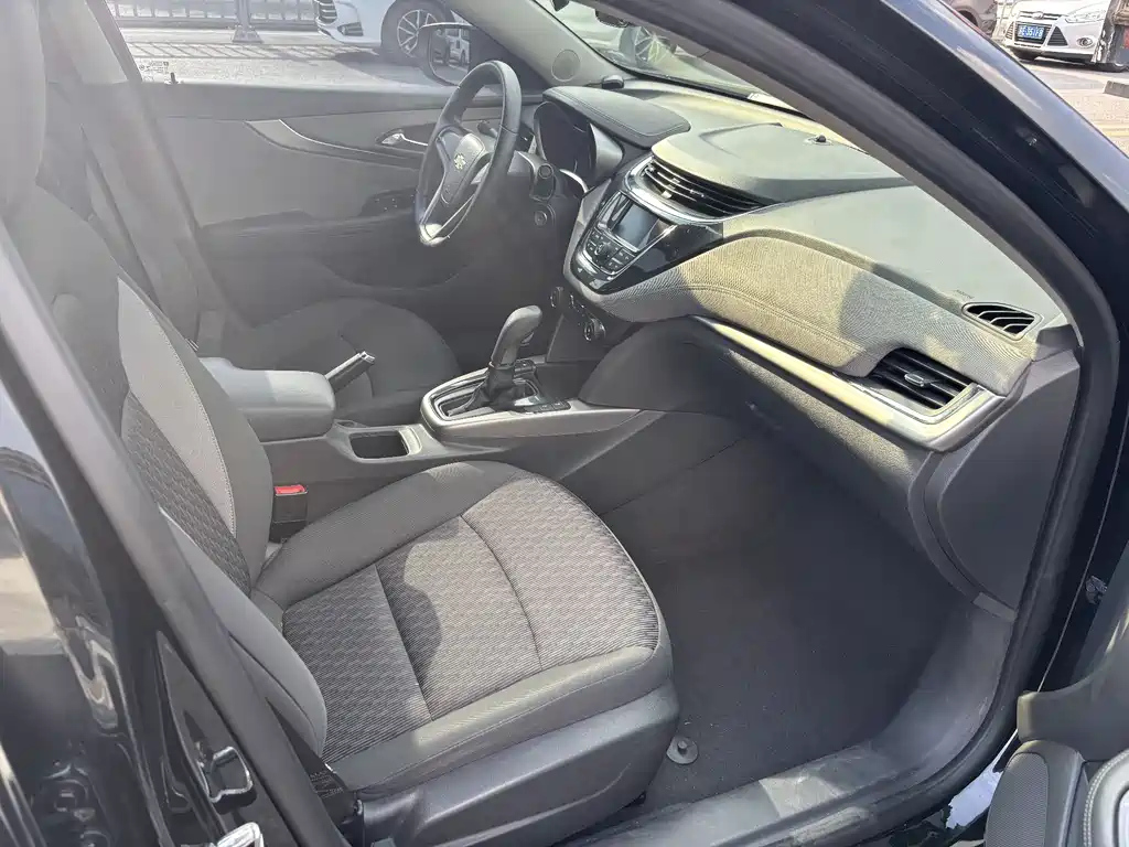 CHEVROLET MALIBU 2018