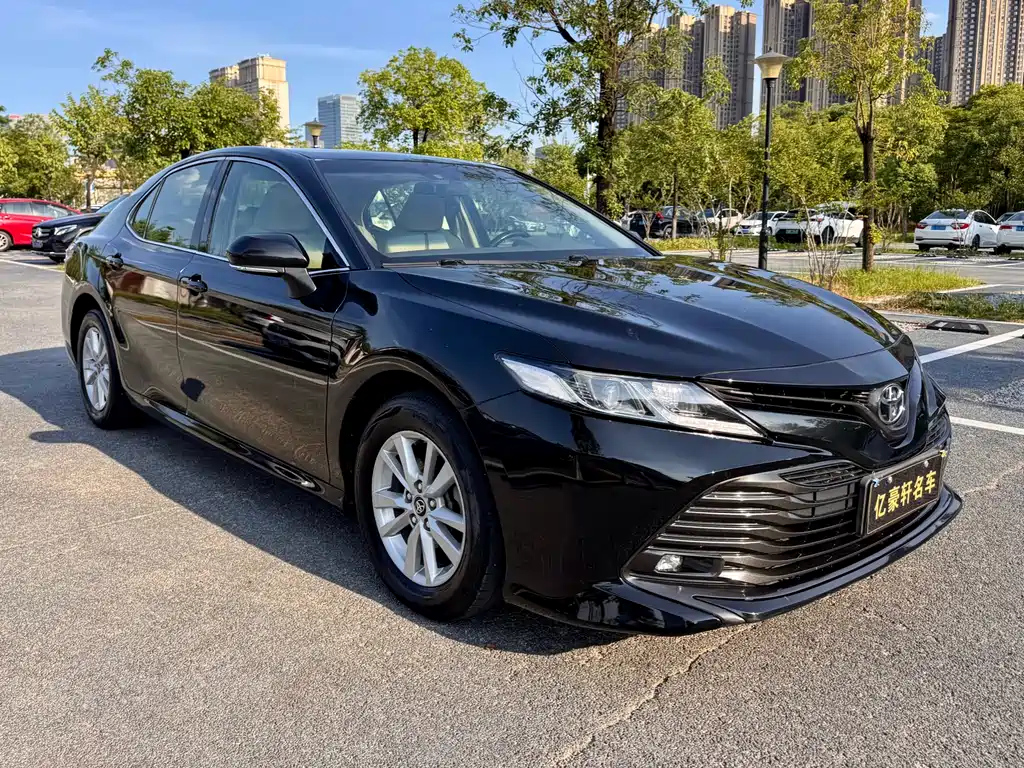 TOYOTA CAMRY 2018