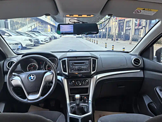VENUCIA T70  2015 YEAR 1.6L MANUAL  EDITION 2015