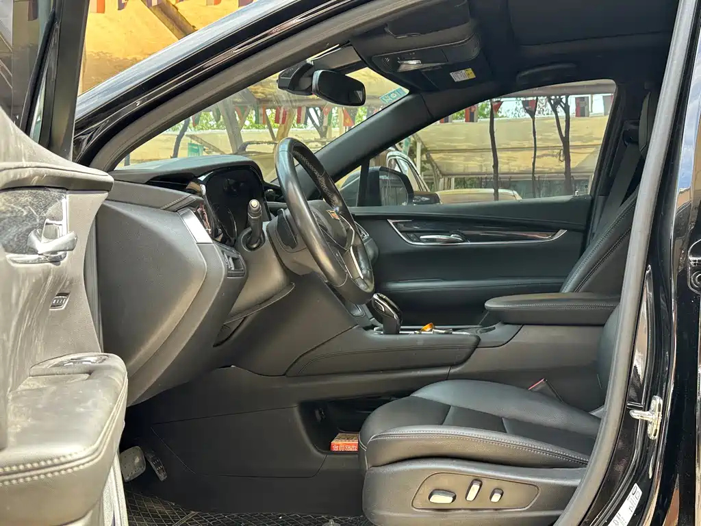 CADILLAC XT5 2022