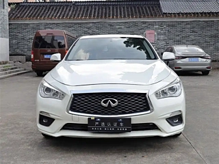 Заказать INFINITI Q50L