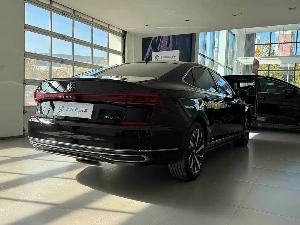 VOLKSWAGEN PASSAT 2022