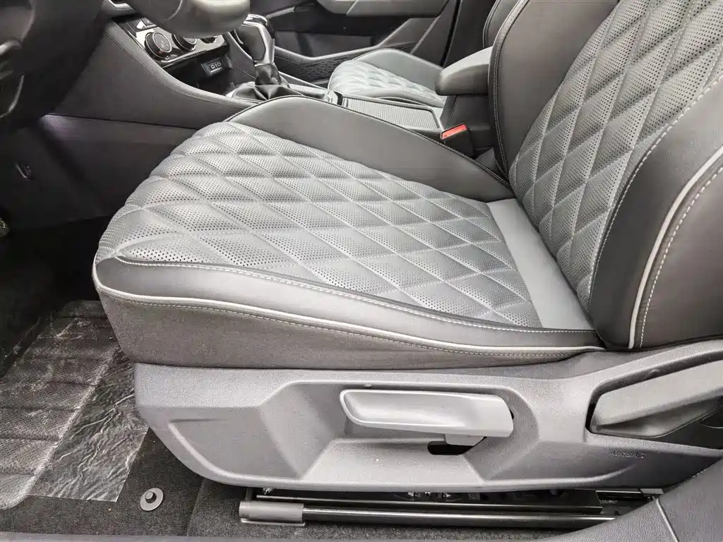 VOLKSWAGEN SAGITAR 2023