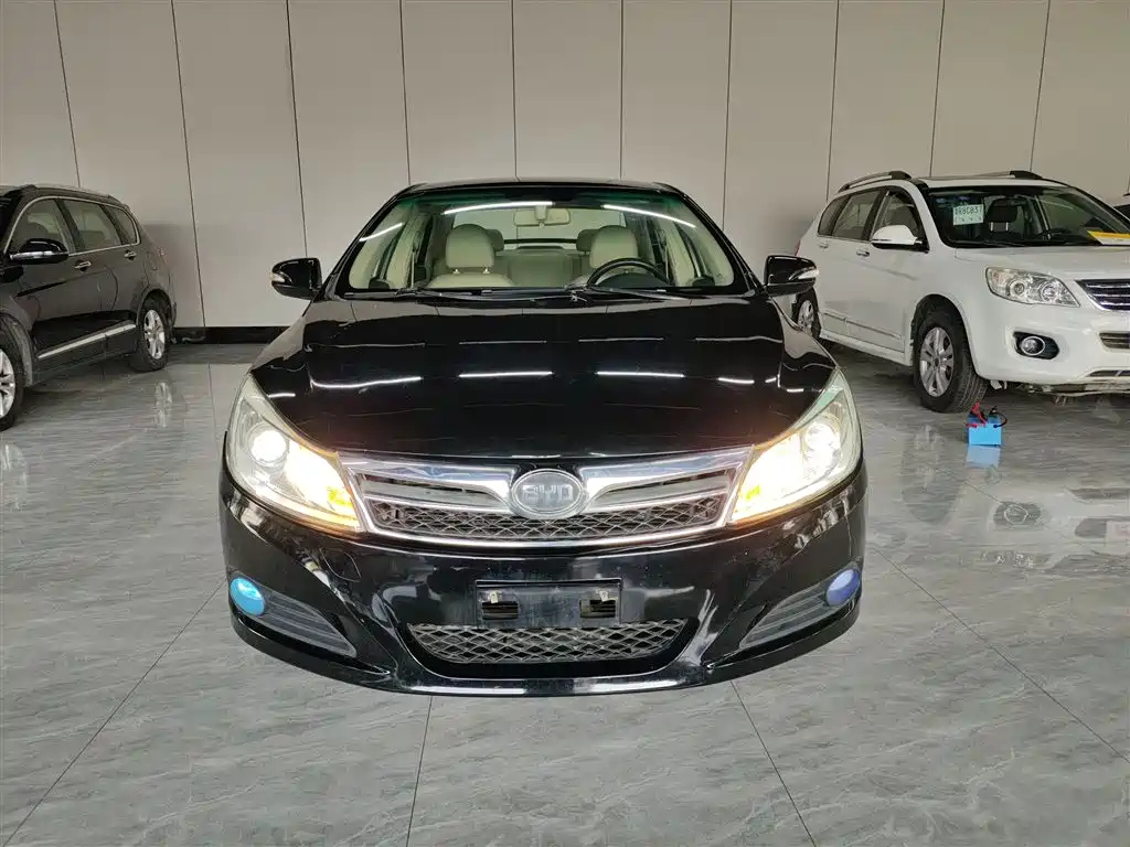 BYD SURUI 2014