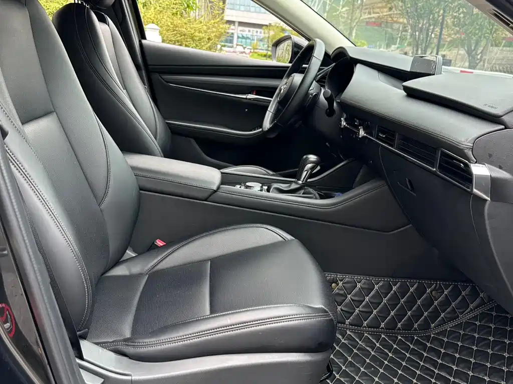 MAZDA 3 AXELA 2023