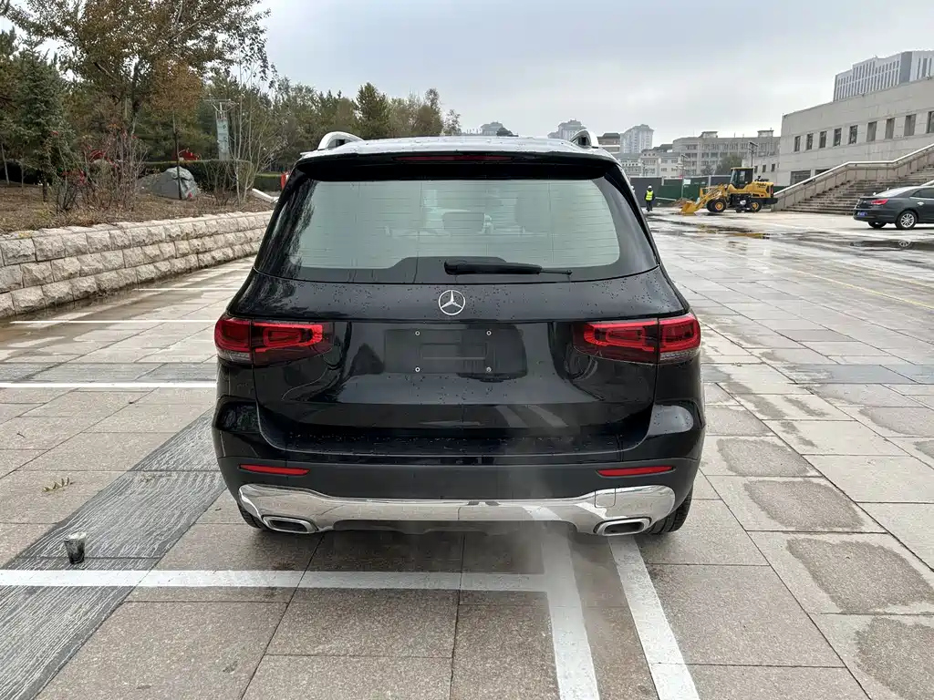 MERCEDES BENZ GLB 2023